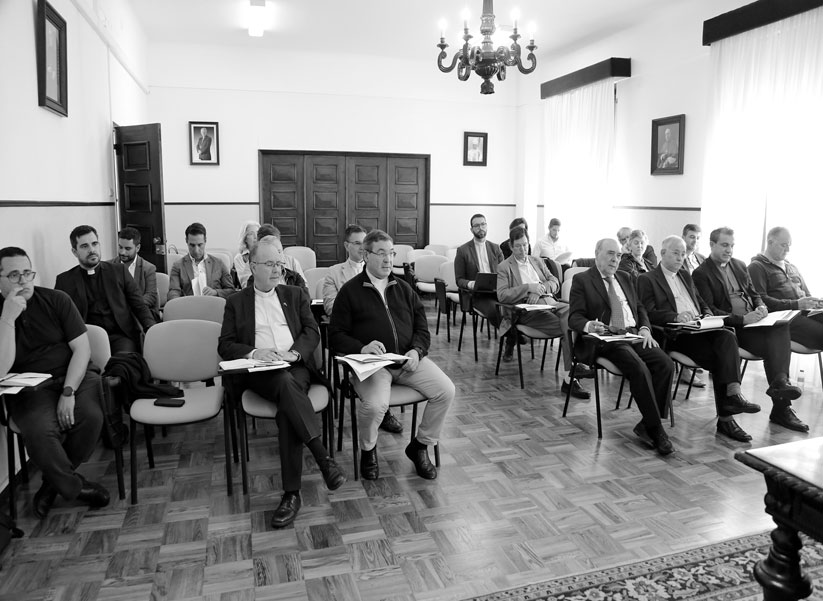 Encontro de membros dos Tribunais Eclesiásticos