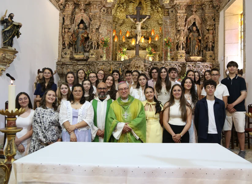 Jovens crismados em Penedono: uma igreja viva, cheia de esperança
