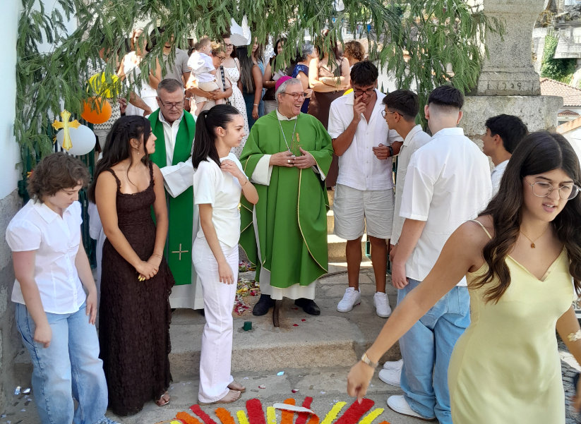 Celebração do Crisma na Paróquia de Sande